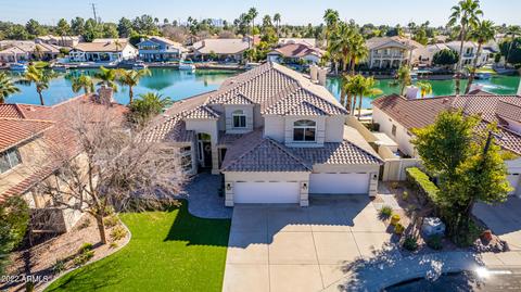 1841 E Willow Tree Ct, Gilbert, AZ 85234 photo 2
