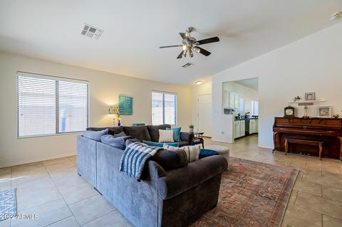 2207 E Ruby Ln, Phoenix, AZ 85024 photo 8