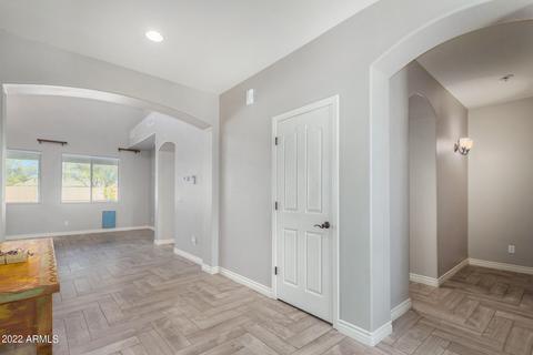 724 E Raven Way, Gilbert, AZ 85297 photo 4