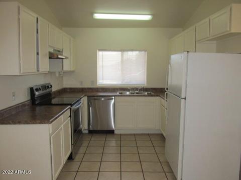 676 E Osage Ave, Apache Junction, AZ 85119 photo 2