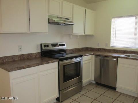676 E Osage Ave, Apache Junction, AZ 85119 photo 3