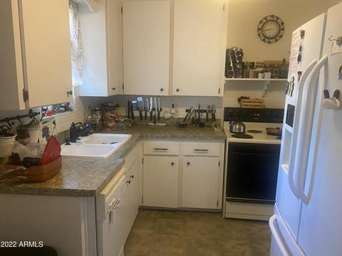 1913 N 48th Pl, Phoenix, AZ 85008 photo 3