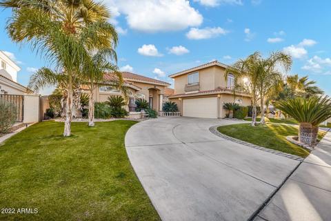 1849 E Willow Tree Ct, Gilbert, AZ 85234 photo 3