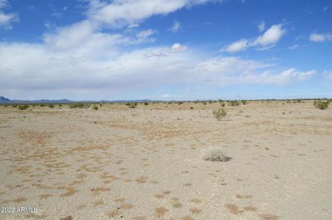 66 66th St #1, Salome, AZ 85348