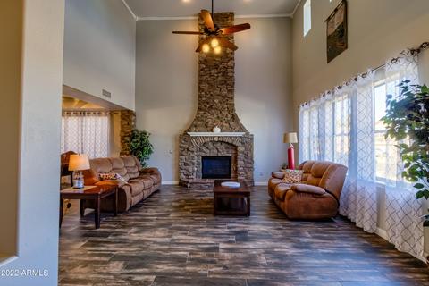 3953 E Latham Way, Gilbert, AZ 85297 photo 4