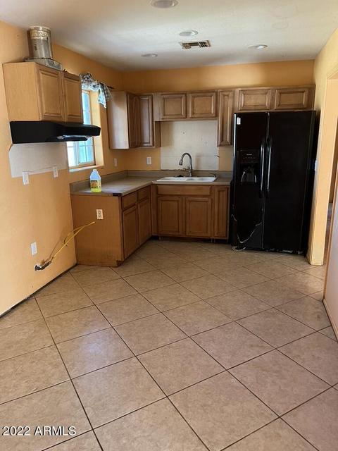 302 E Desert Dr, Phoenix, AZ 85042 photo 4