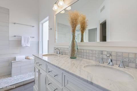 2215 E Beachcomber Dr, Gilbert, AZ 85234 photo 4