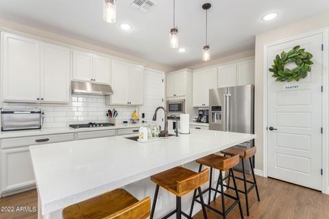 9746 E Kinetic Dr, Mesa, AZ 85212 photo 2