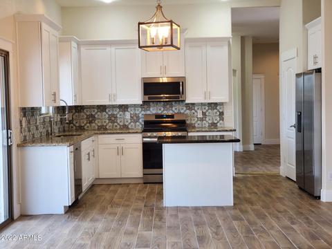 447 S Warner Dr, Apache Junction, AZ 85120 photo 2