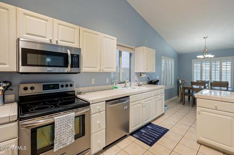 2823 E Blackhawk Dr, Phoenix, AZ 85050 photo 8