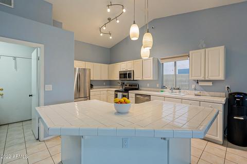 2823 E Blackhawk Dr, Phoenix, AZ 85050 photo 6