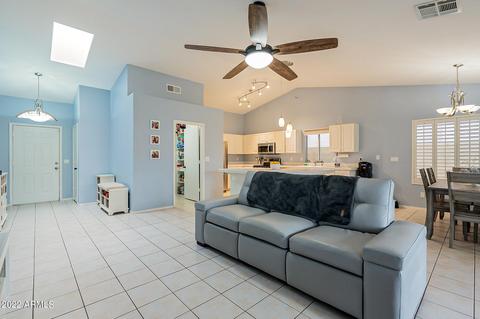 2823 E Blackhawk Dr, Phoenix, AZ 85050 photo 4