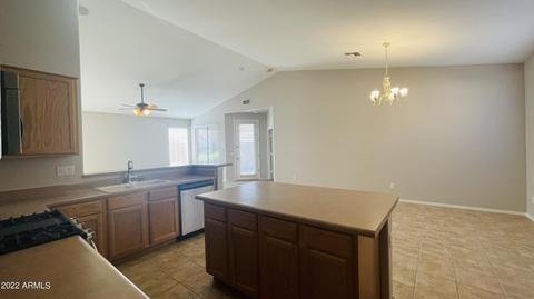 1050 S Hazel Ct, Gilbert, AZ 85296 photo 4