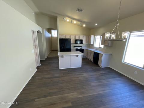 661 S Peppertree Dr, Gilbert, AZ 85296 photo 6