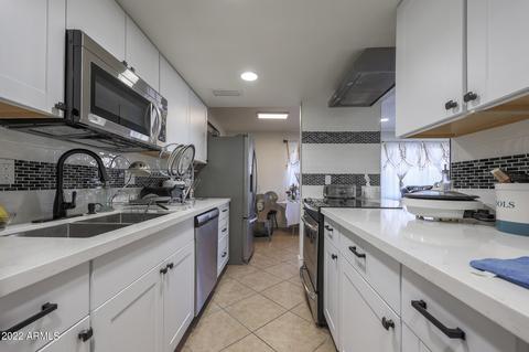 4246 N 67th Ln, Phoenix, AZ 85033 photo 8