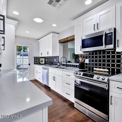 2823 E Turquoise Dr, Phoenix, AZ 85028 photo 3