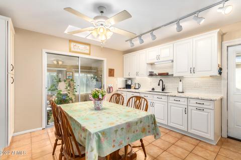 2331 E Betty Elyse Ln, Phoenix, AZ 85022 photo 8