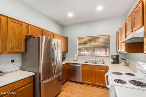 717 E Cantebria Dr, Gilbert, AZ 85296 photo 9