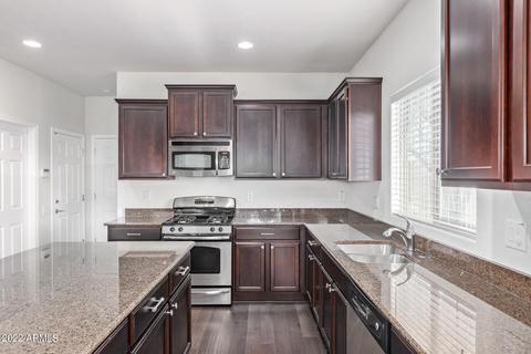 3647 E Zachary Dr, Phoenix, AZ 85050 photo 15