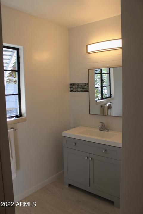 2327 E Fairmount Ave, Phoenix, AZ 85016 photo 9