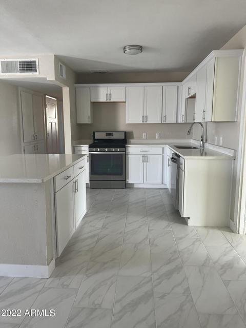 107 E La Mirada Dr, Phoenix, AZ 85042 photo 4