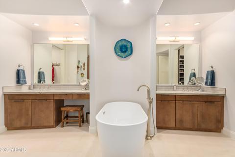 8 Biltmore Est #121, Phoenix, AZ 85016 photo 14