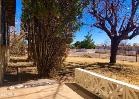 114 Cochise Dr, Bisbee, AZ 85603 photo 3