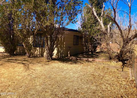 114 Cochise Dr, Bisbee, AZ 85603 photo 2