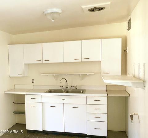 114 Cochise Dr, Bisbee, AZ 85603 photo 7