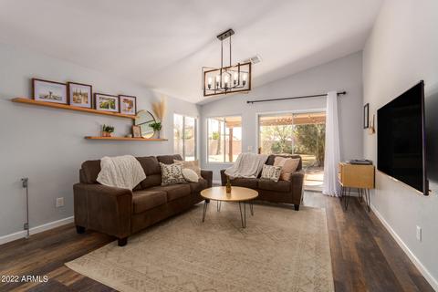689 W Constitution Dr, Gilbert, AZ 85233 photo 9