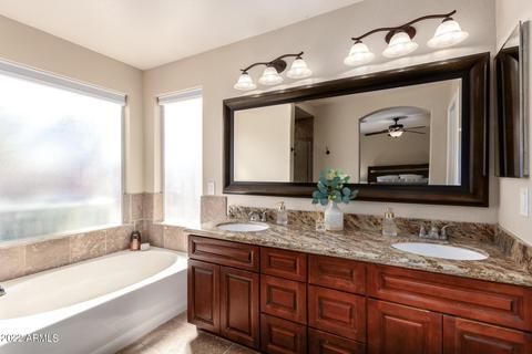 689 W Constitution Dr, Gilbert, AZ 85233 photo 22