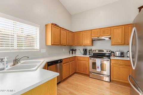4313 E Graythorn Ave, Phoenix, AZ 85044 photo 9