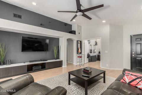 4313 E Graythorn Ave, Phoenix, AZ 85044 photo 6
