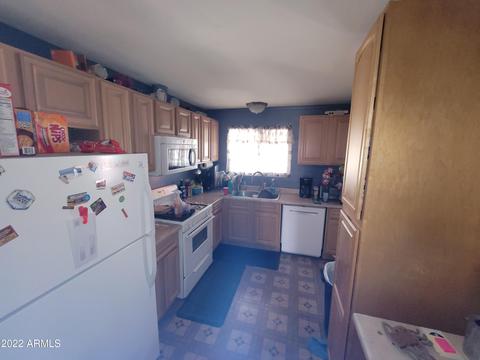 6021 N 36th Dr, Phoenix, AZ 85019 photo 4