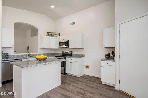1697 E Aspen Way, Gilbert, AZ 85234 photo 7