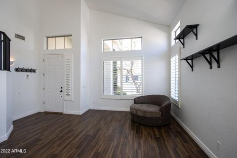 2571 S Moccasin Trl, Gilbert, AZ 85295 photo 3