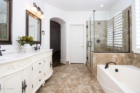 2571 S Moccasin Trl, Gilbert, AZ 85295 photo 22