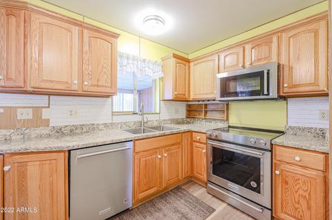 2323 E Betty Elyse Ln, Phoenix, AZ 85022 photo 8