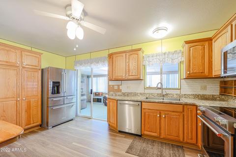 2323 E Betty Elyse Ln, Phoenix, AZ 85022 photo 7