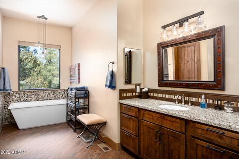 2072 Gilbert Ln, Overgaard, AZ 85933 photo 18