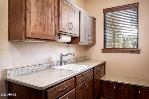 2072 Gilbert Ln, Overgaard, AZ 85933 photo 15