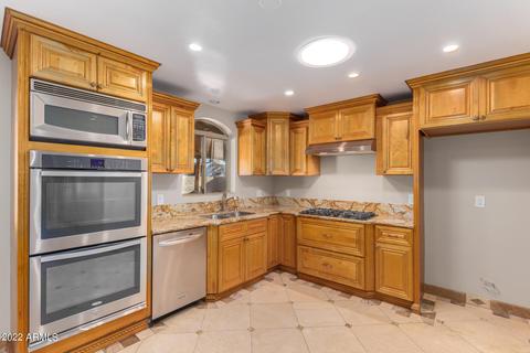 3218 E Captain Dreyfus Ave, Phoenix, AZ 85032 photo 10