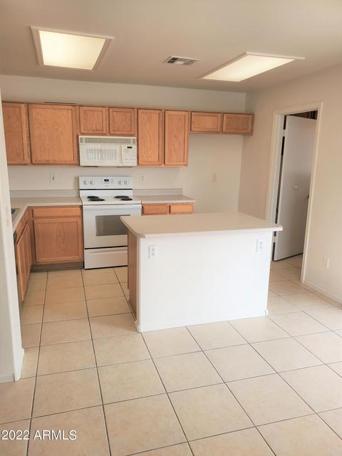 5621 Emerald Cir E, Mesa, AZ 85206 photo 9