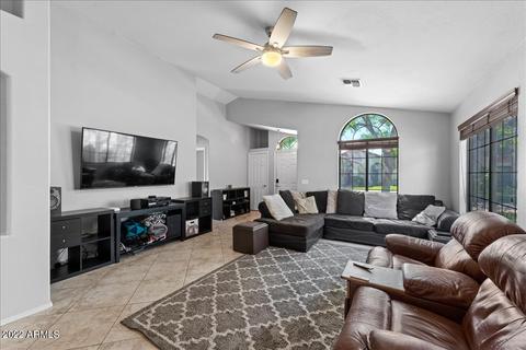 920 E Hearne Way, Gilbert, AZ 85234 photo 2