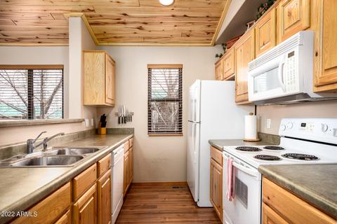 2341 Buffalo Loop, Overgaard, AZ 85933 photo 7