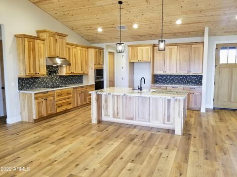 2245 W Kodiak Cir, Overgaard, AZ 85933 photo 3