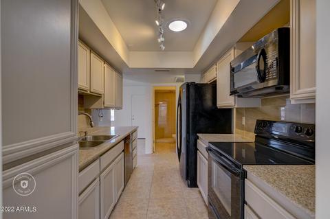 741 E Michelle Dr, Phoenix, AZ 85022 photo 4