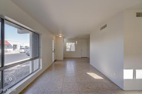 741 E Michelle Dr, Phoenix, AZ 85022 photo 5