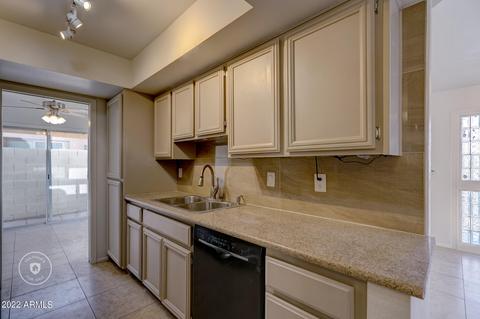 741 E Michelle Dr, Phoenix, AZ 85022 photo 11