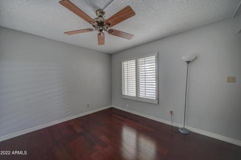 111 Echo Ln, Phoenix, AZ 85020 photo 17